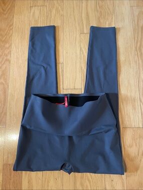 Spanx gray leggings size medium